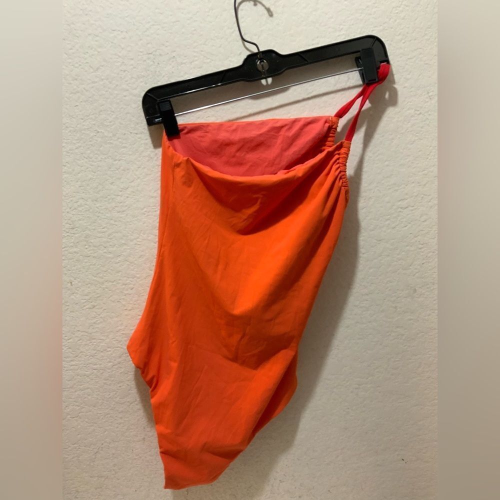 SĆ©bastien One-Piece OneāShoulder Swimsuit